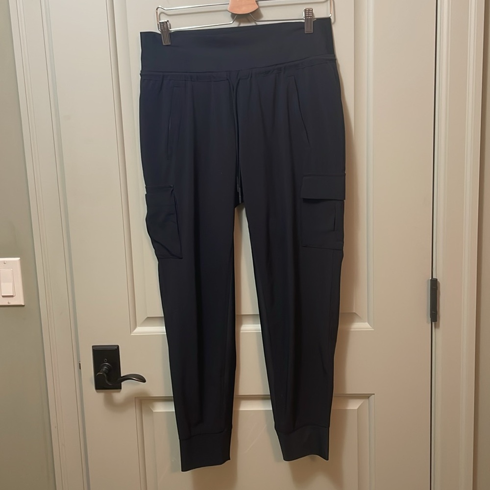 Athleta Women’s 8 Joggers-Black - Picture 7 of 8